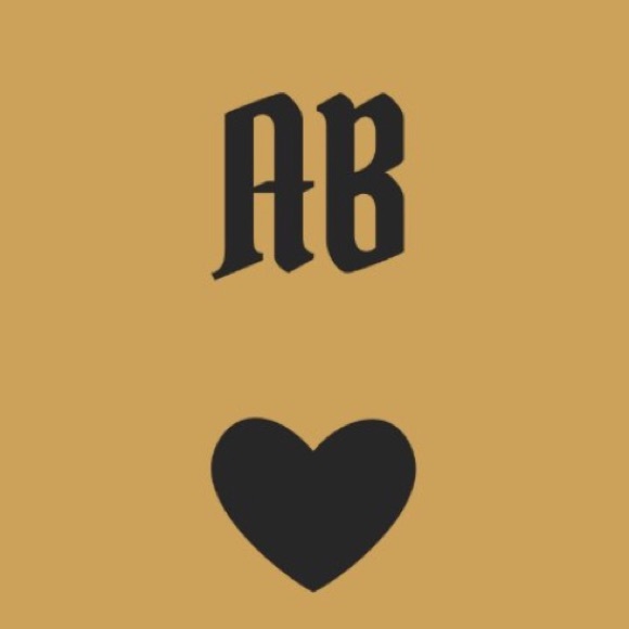 Meet your Posher, Ángie - Picture 1 of 1